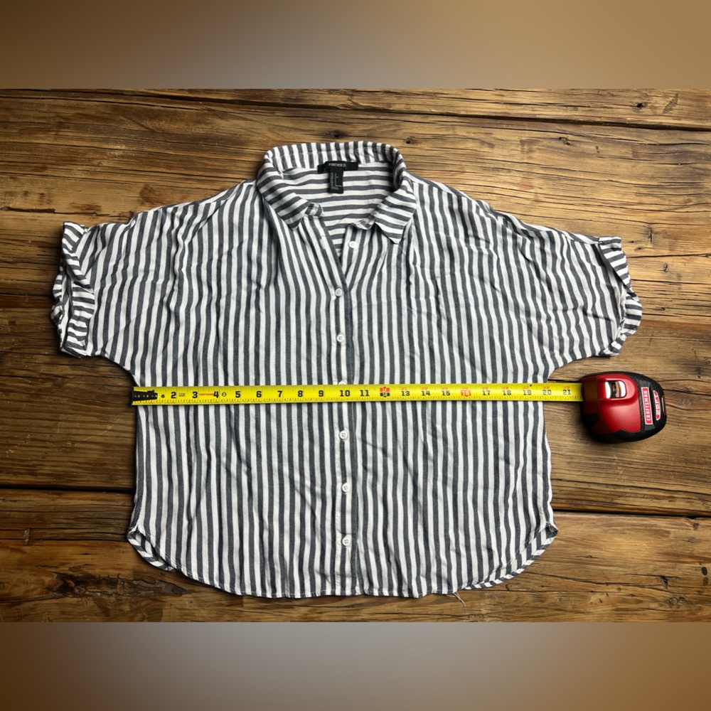 Short sleeve collar button up - Picture 3 of 5